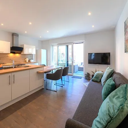 Sebastian - Elegantes Domizil Mit Stegzugang, Terrasse & Altstadtnaehe Apartmán