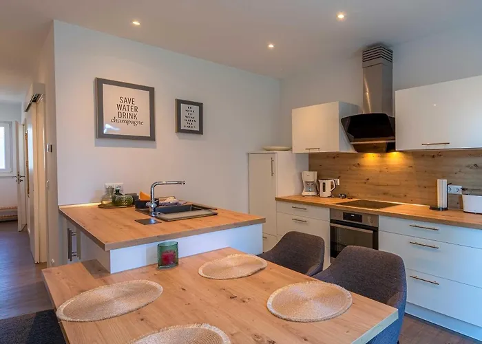 Apartamento Sebastian - Elegantes Domizil Mit Stegzugang, Terrasse & Altstadtnaehe