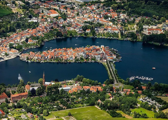 Sebastian - Elegantes Domizil Mit Stegzugang, Terrasse & Altstadtnaehe Apartman *