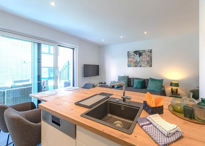 Sebastian - Elegantes Domizil Mit Stegzugang, Terrasse & Altstadtnaehe Apartamento